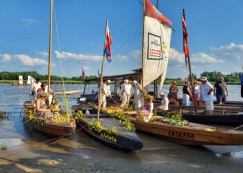 Sandomierz: Chrzest łodzi po sandomiersku.