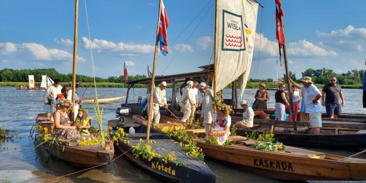 Sandomierz: Chrzest łodzi po sandomiersku.