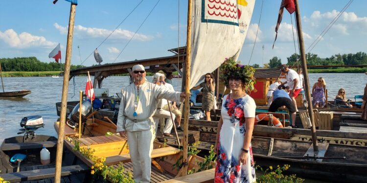 Sandomierz: Chrzest łodzi po sandomiersku.