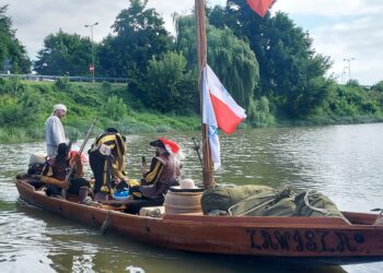 Warszawa: Sandomierscy wodniacy uczczą rocznicę wybuchu powstania warszawskiego.