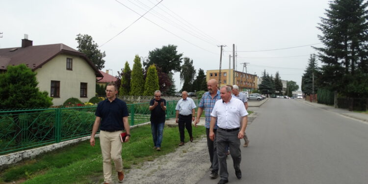 Tuszów Narodowy: Remonty przy drodze powiatowej