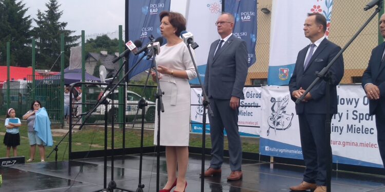 Mielec: Piknik rodziny z ministrem rodziny.