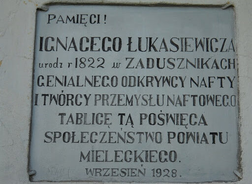 Padew Narodowa: Gmina w centrum  świętowania rocznic  Ignacego Łukasiewicza.