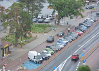 Stalowa Wola: Parkometry nie pomogą na brak miejsc parkingowych na Okulickiego