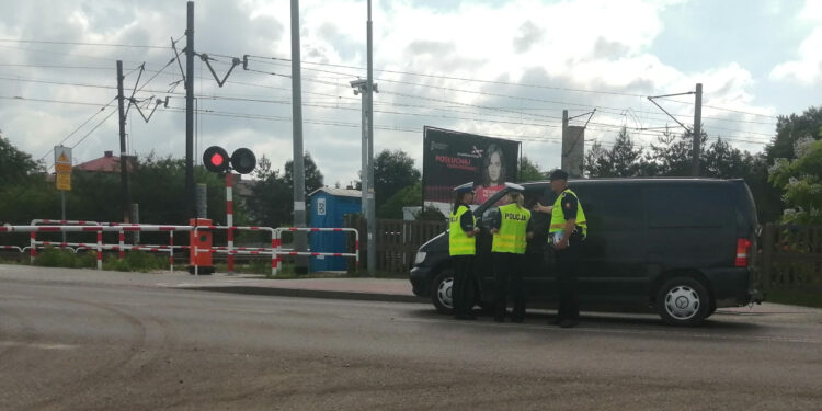 Stalowa Wola: Na wakacjach o zasadach bezpieczeństwa na przejazdach kolejowych