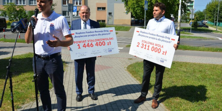 Stalowa Wola: Na konferencji o dofinansowaniu przebudowy przejść dla pieszych.