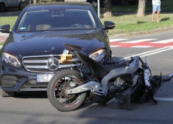Tarnobrzeg. Zderzenie osobówki i motocykla