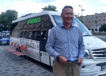Mielec: SPISOBUS na placu AK