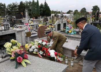 Grębów. Uczcili pamięć nieznanego żołnierza