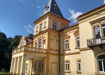 Rzemień: Powraca dawny blask Pałacu Szaszkiewiczów.