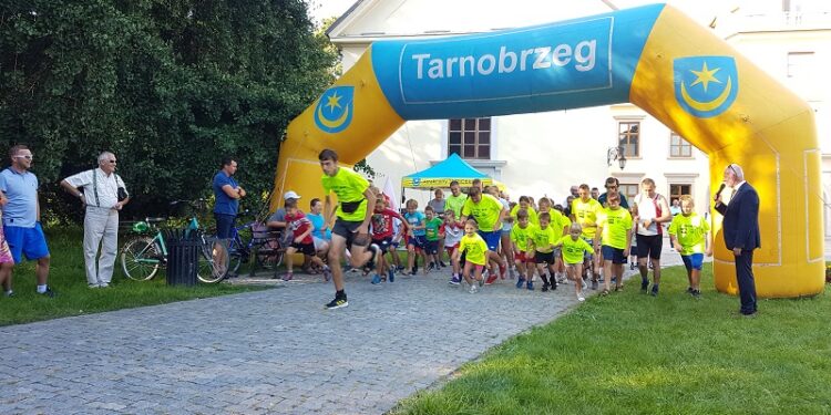 Tarnobrzeg. Bieg dla Ochotników Dzikowskich 1920.
