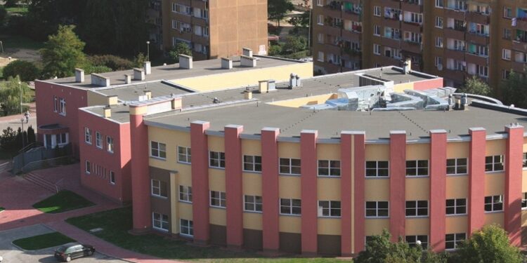 Tarnobrzeg. Państwowa Uczelnia Zawodowa otwarta dla osób z niepełnosprawnościami.