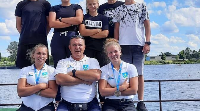 Tarnobrzeg, Bydgoszcz. Kajakarze  z medalami.