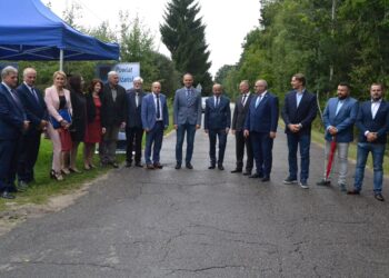 Powiat Niżański: Umowa na modernizację dróg w Łazorach, Hucie Krzeszowskiej i Ryczkach podpisana