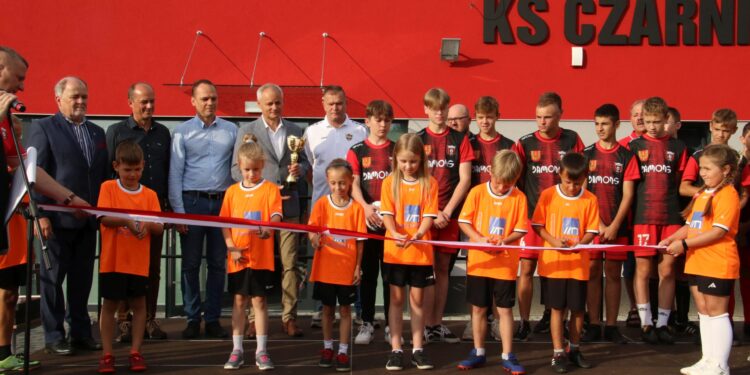 Lipa: Stadion ma nowe zaplecze szatniowe.