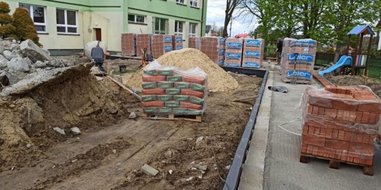 Przecław: Aby zdążyć do pierwszego dzwonka.