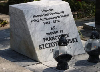 Mielec: Odsłonięcia grobu pierwszego Komendanta Powiatowego Policji Państwowej