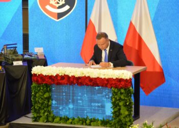 Stalowa Wola: Prezydent Andrzej Duda podpisał w Stalowej Woli ustawę o utworzeniu obszaru Strategicznego Parku Inwestycyjnego