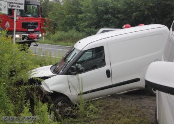 Stale. Zjechał z jezdni, wjechał w nasyp.