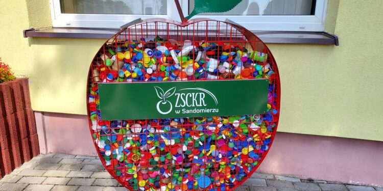 Sandomierz: Mokoszyńskie jabłuszko służy potrzebującym.