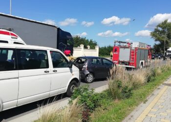 Tarnobrzeg: Dwie osoby ranne po wypadku na ul. Sikorskiego