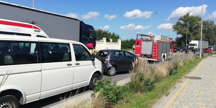Tarnobrzeg: Dwie osoby ranne po wypadku na ul. Sikorskiego