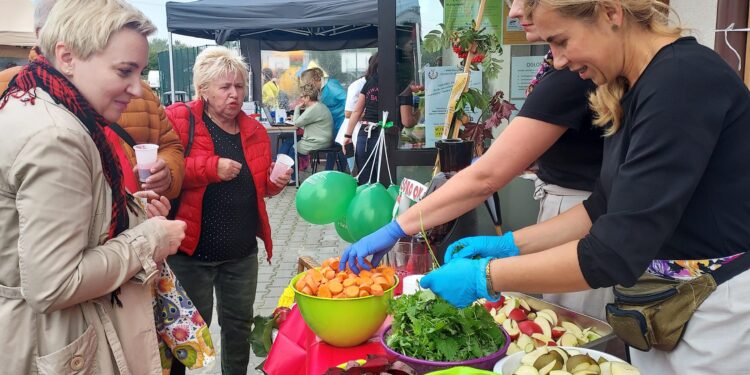 Chwałki: Tłumy na „zdrowej niedzieli” u Chwałowianek. FOTOGALERIA