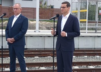 Mielec: „Wszystko odbudowujemy” – wizyta premiera Mateusza Morawieckiego na Podkarpaciu