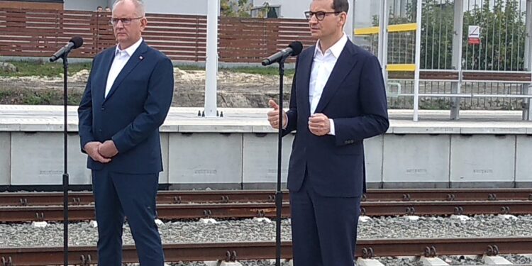 Mielec: „Wszystko odbudowujemy” – wizyta premiera Mateusza Morawieckiego na Podkarpaciu
