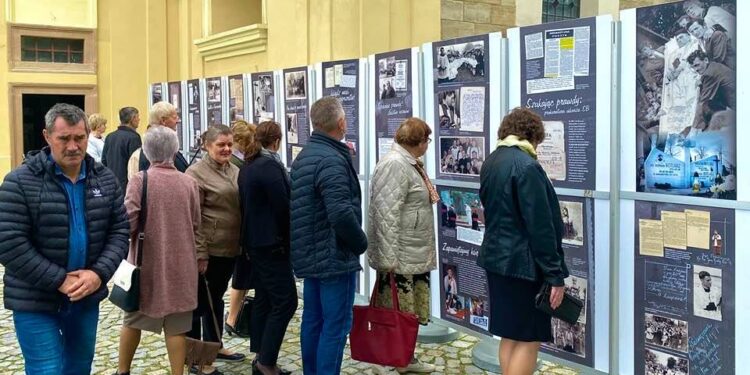 Koprzywnica: Wystawa o ks. Romanie Kotlarzu.