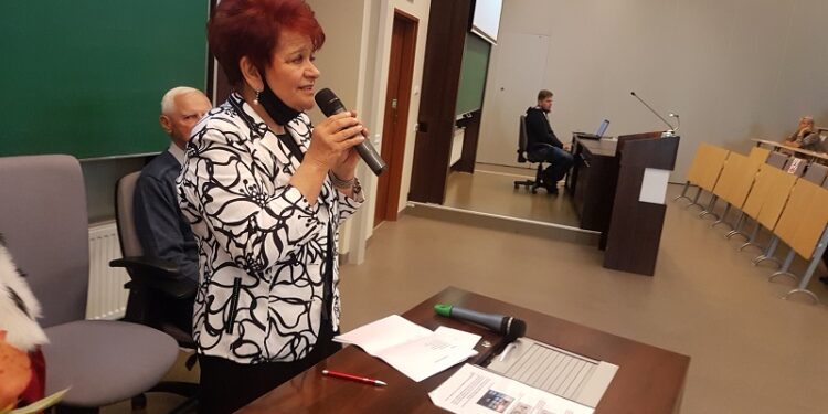 Rozmowa z Krystyną Frąszczak prezeską Stowarzyszenia Uniwersytet III Wieku w Tarnobrzegu.