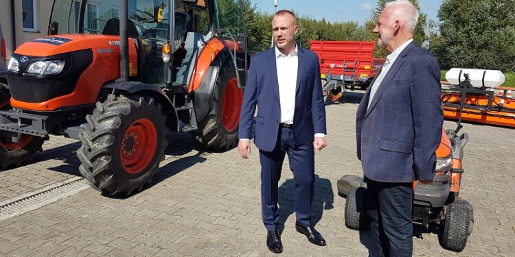 Tarnobrzeg. Nowy sprzęt w TTBS. Będzie pomagał w  utrzymywaniu czystości i porządku.