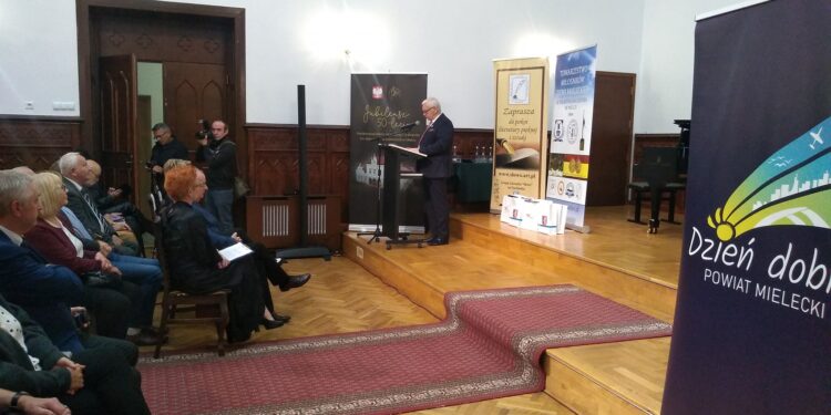 Mielec: Mielecka  Grupa Literacka Słowo ma 15 lat.