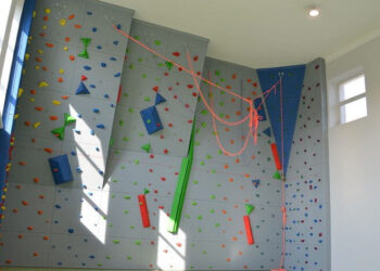 Stalowa Wola: Dobiegły końca kolejne inwestycje sportowe w szkołach Powiatu Stalowowolskiego