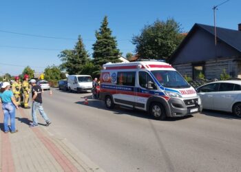 Grębów. Kierowca motoroweru miał szczęście.