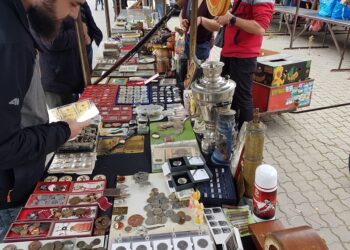 Tarnobrzeg. To był udany pchli targ.