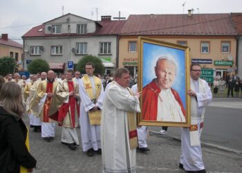 Staszów. Święty Jan Paweł II zostanie patronem miasta i gminy
