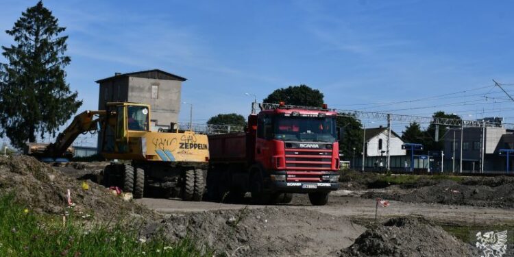 Dębica: Przy PKP będzie parkingi dla samochodów i rowerów.