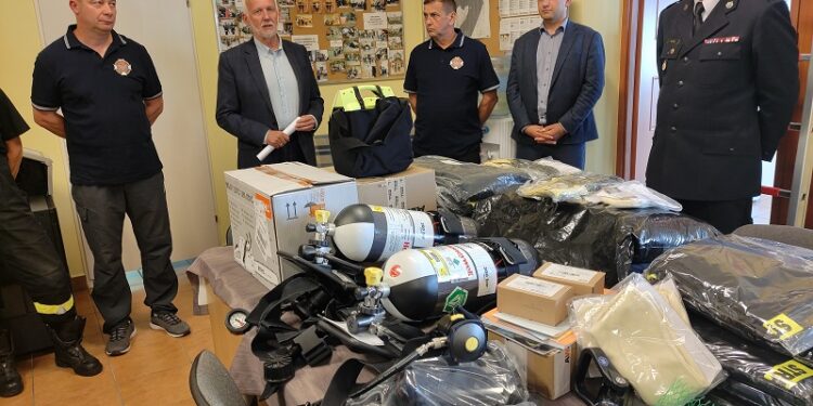 Tarnobrzeg. Wsparcie dla OSP.  Pokaźne zakupy.