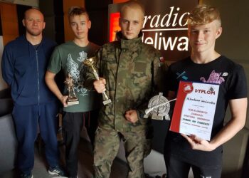 Tarnobrzeg. Uczniowie „Górnika” sprawni jak żołnierze.