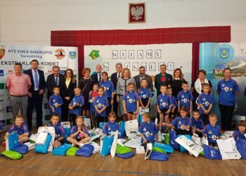 Tarnobrzeg. Pierwsza klasa sportowa o profilu tenis stołowy w SP 10 oficjalnie rozpoczęła swoją działalność.