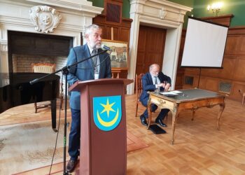 Tarnobrzeg. Honor głównym tematem konferencji w Zamku Dzikowskim.