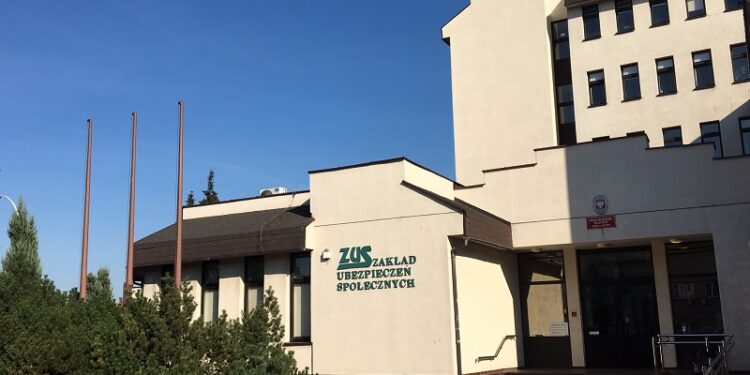 Region. Ostatnie dni na złożenie wniosku o zwolnienie ze składek dla sklepików szkolnych.