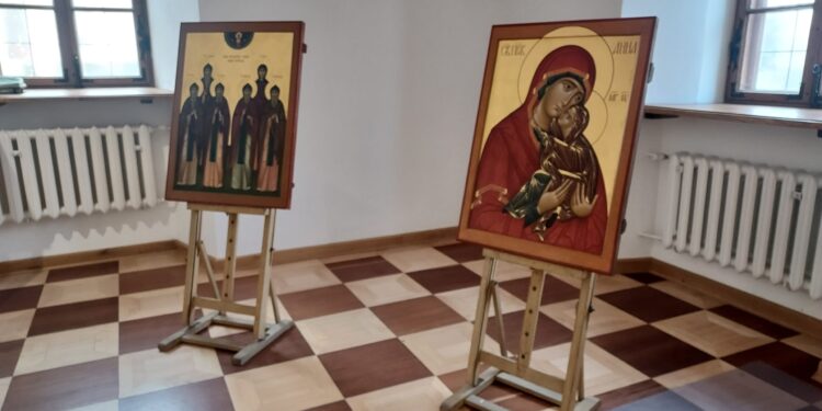 Sandomierz: Supraskie ikony w sandomierskim ratuszu.