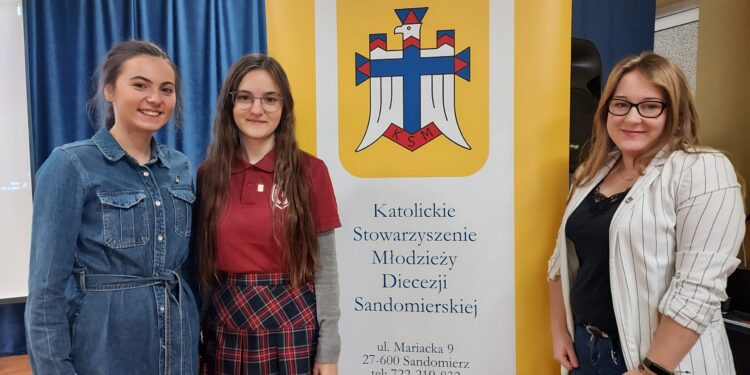 Sandomierz: Wiernie służyć Bogu, Kościołowi i Ojczyźnie.