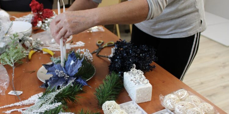 Sandomierz: Świąteczne stroiki z sercem.