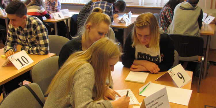 Staszów, Świętokrzyskie: Rusza Olimpiada „Warto wiedzieć więcej”.