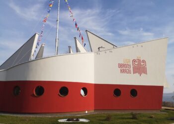 Tarnobrzeg. Nowa baza nurkowa nad Jeziorem Tarnobrzeskim oficjalnie otwarta