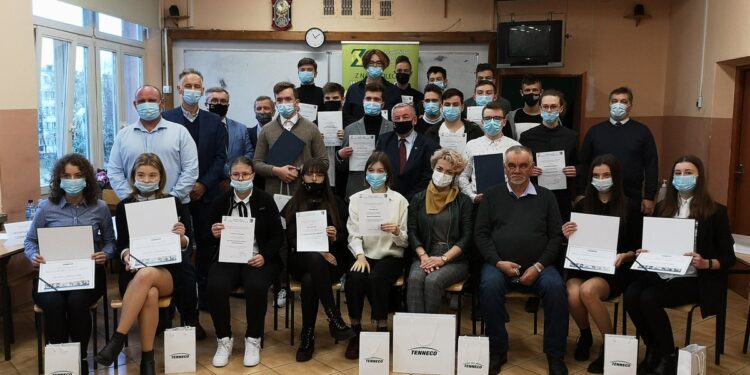 Gorzyce. Najlepsi uczniowie otrzymali stypendia