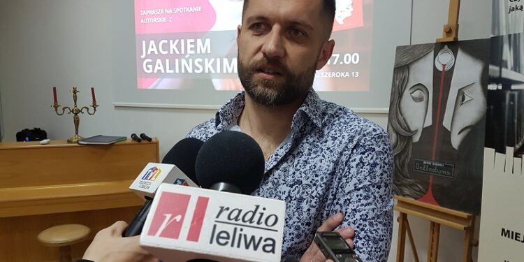 Tarnobrzeg.  Emerytka bohaterką kryminału. Spotkanie z autorem.